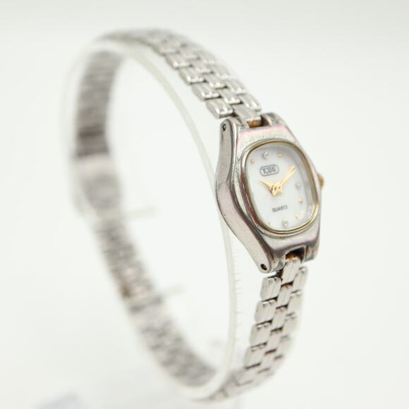 Vintage Tozai Japan Silver Tone Womens 18mm White Oval Watch w New Battery - Picture 7 of 11